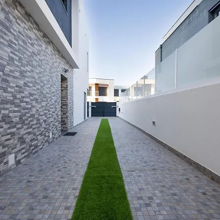 Piscina Aquecida E Casa De Banho Privativa * Fernão Ferro