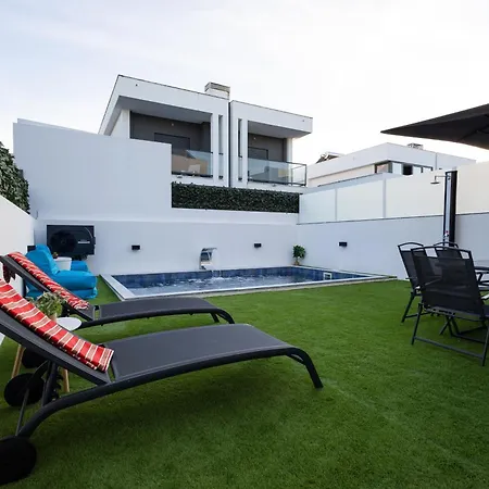 Habitación en casa particular Piscina Aquecida E Casa De Banho Privativa *