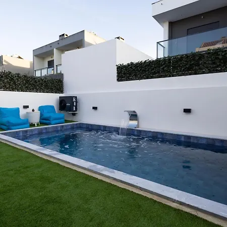 Δωμάτια σε οικογενειακή κατοικία Piscina Aquecida E Casa De Banho Privativa Fernao Ferro
