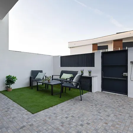 Piscina Aquecida E Casa De Banho Privativa Habitación en casa particular Fernão Ferro